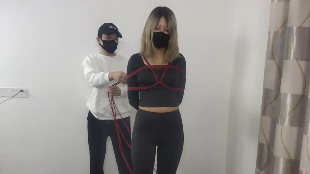 新绳配美人-1