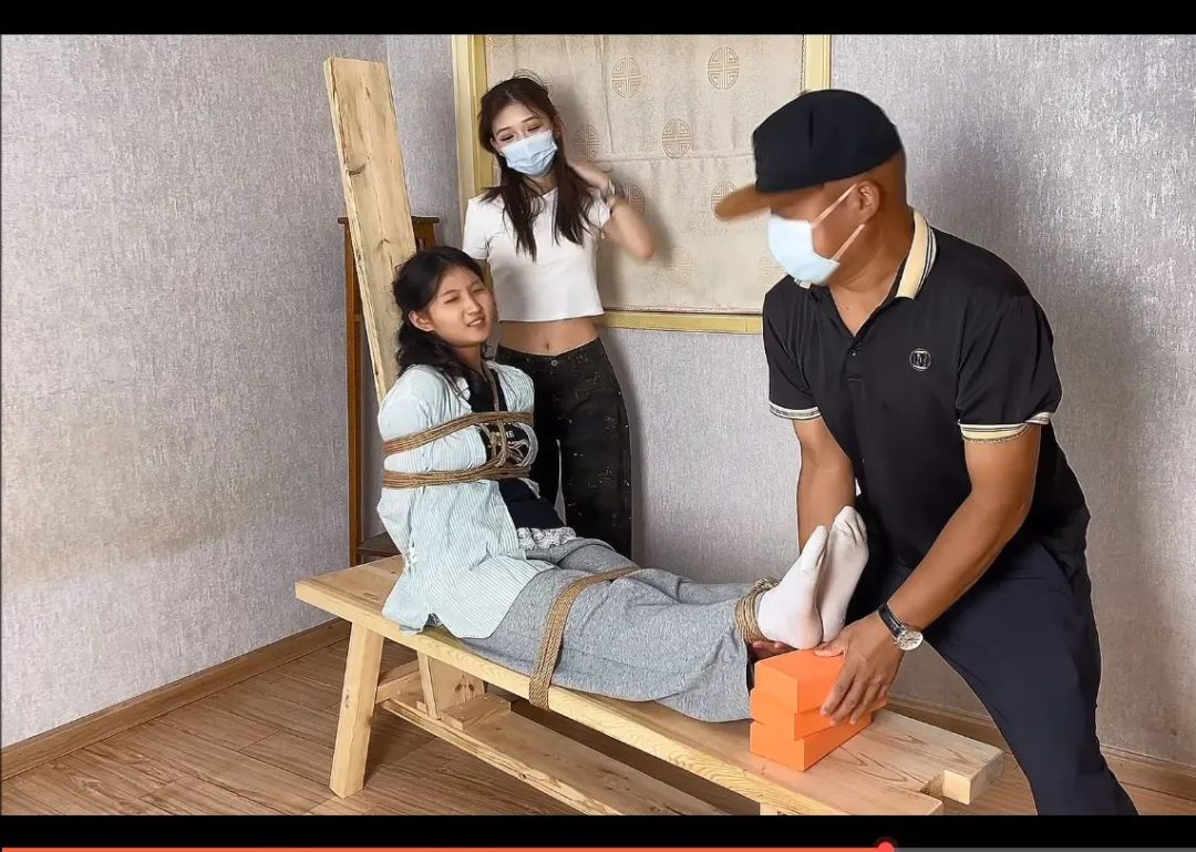 老虎凳 犯人拒不交代 恐吓 捆绑 逼问-6