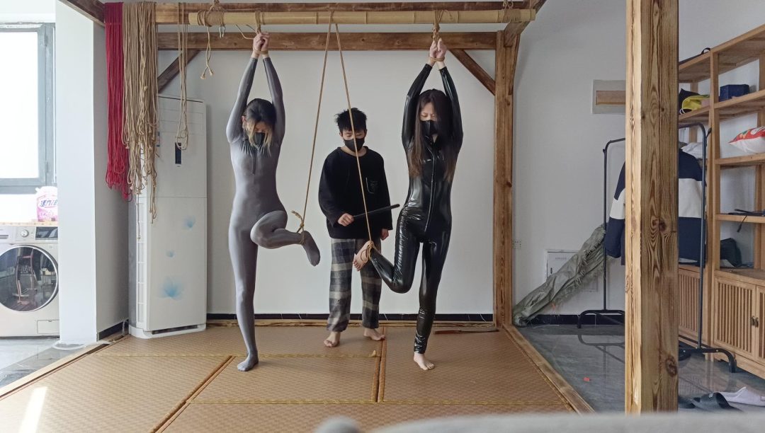 双女，女烈，鞭刑-4