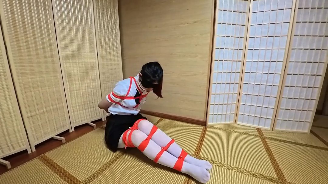 JK装 红色尼龙绳绑法cos原神旅行者！最后可否脱缚呢？-1