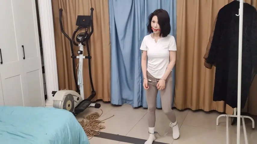 约拍记录01 白袜瑜伽美女被捆绑折磨 元素颇多-7