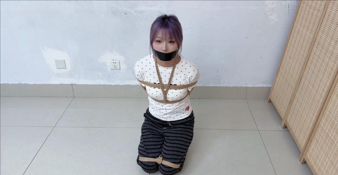 【紫色心情】思琪 粉色口球 驷马tk 闻臭袜臭鞋 胶带封嘴 原味堵嘴-3