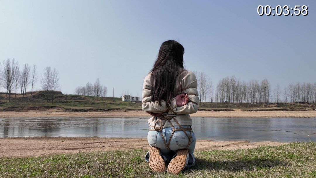 户外五花紧缚口罩里边戴着口球-3