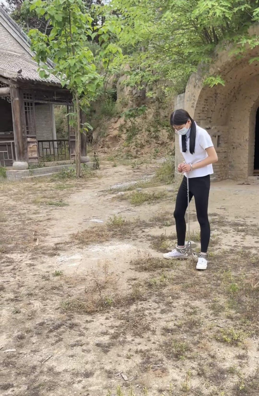 影视城中的10金重镣女孩-5