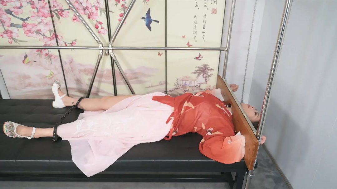 雪碧古装铁床木枷固定--裸足古装鞋、TK、放置、脚镣-3