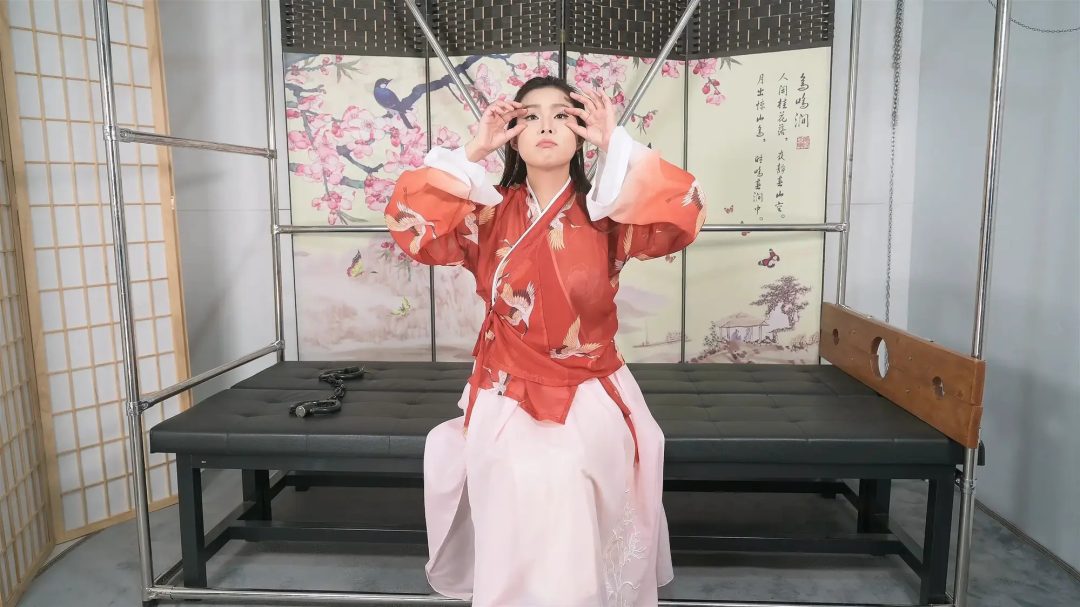 雪碧古装铁床木枷固定--裸足古装鞋、TK、放置、脚镣-1