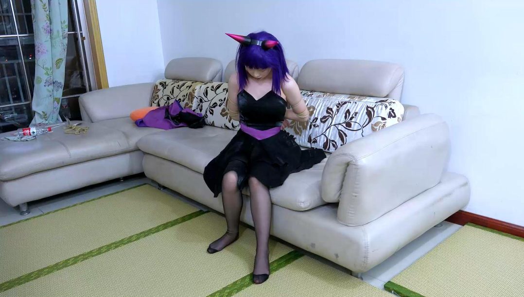 定拍枝枝 COS挣扎逃脱-2