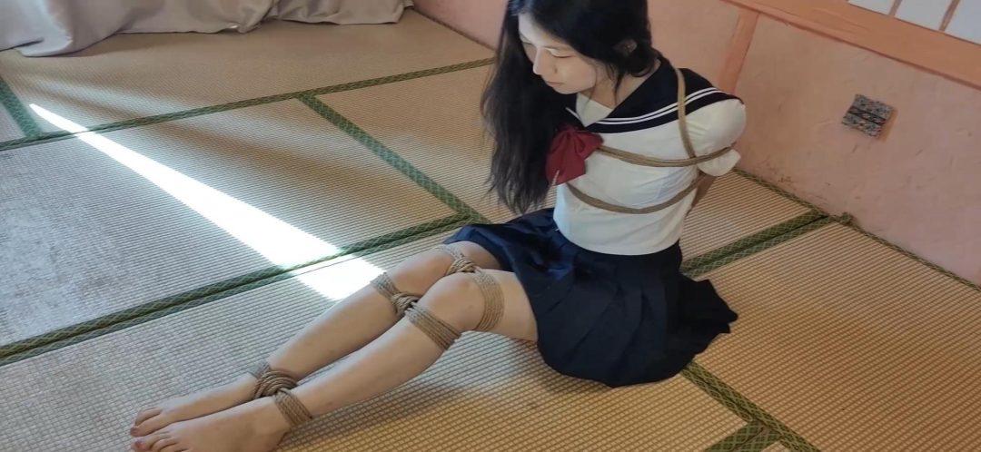 舞蹈生柔柔，大号口球《欧式直臂超紧驷马放置奔溃》嘴里塞了个大号的口球放置奔溃，房间能听到痛苦的挣吟-2
