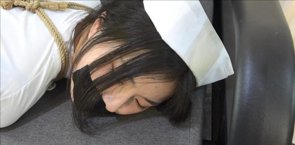 入室劫案之护士绑架案 白丝护士被捆绑TK挣扎逃脱-9