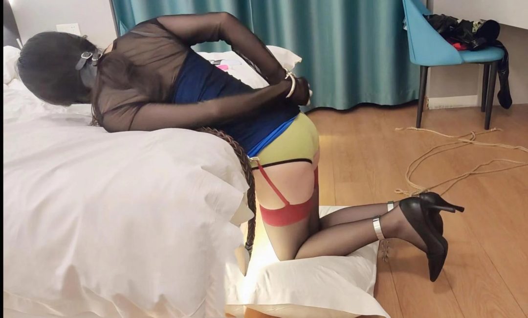 美腿模特小玉蓝色连衣裙吊带袜酒店约调-3