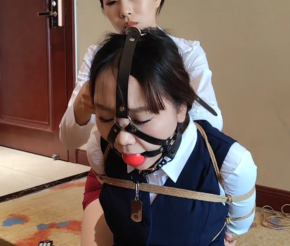 随心原创 女老板与秘书的游戏-4