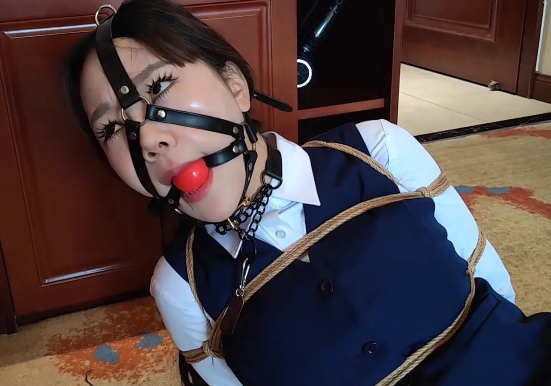 随心原创 女老板与秘书的游戏-3