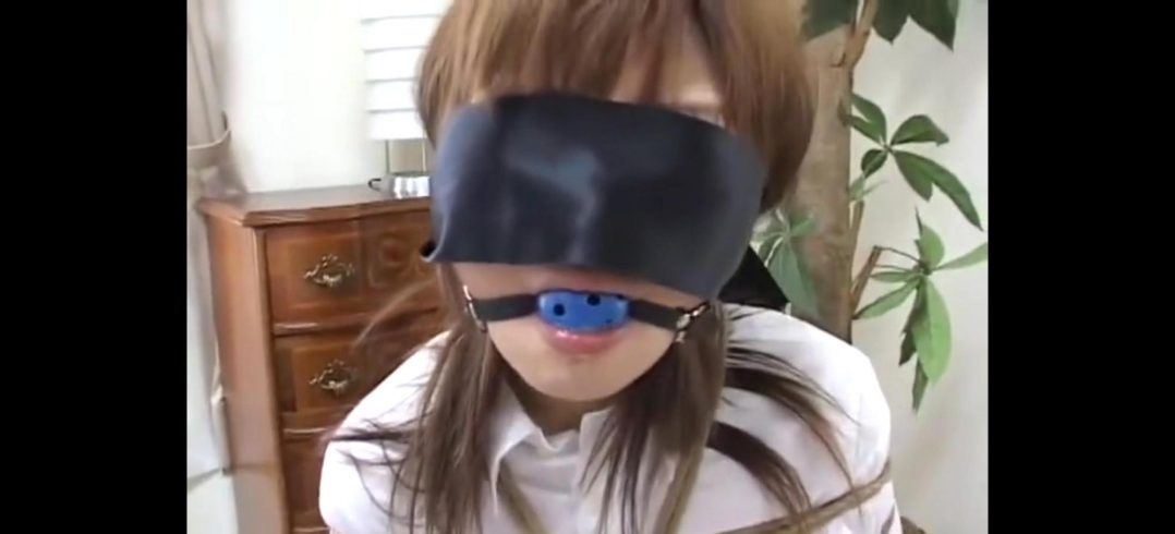 被捆绑的女白领-4
