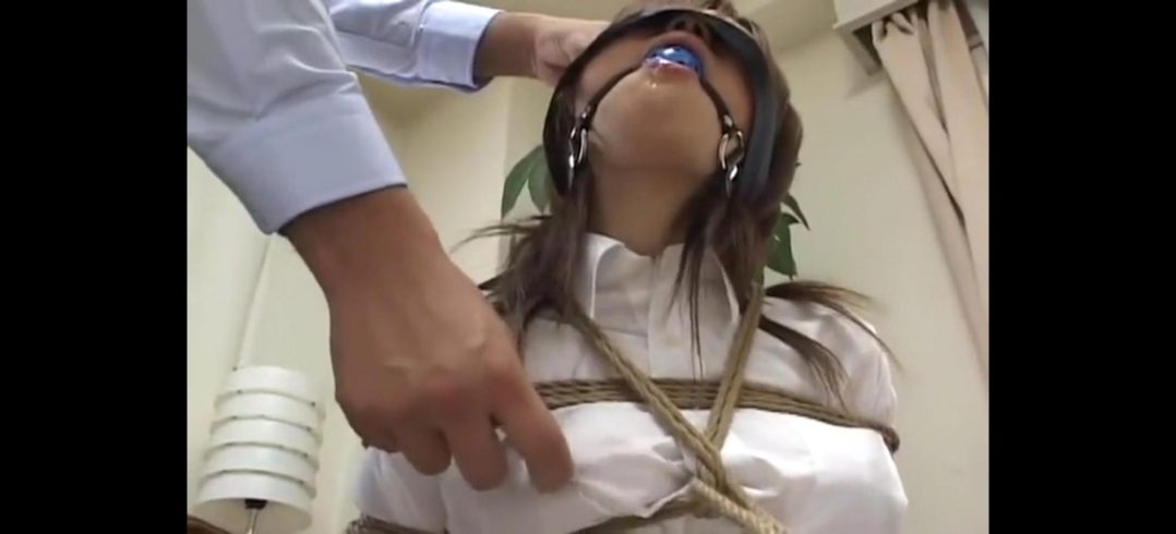 被捆绑的女白领-2