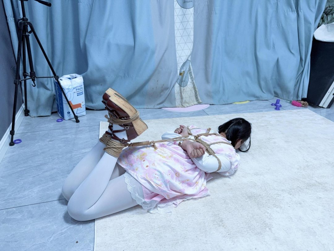 【咕咕】lo娘のDID逃生挑战2-驷马移动测试篇（3种姿势卖力挣扎移动、闻鞋气味惩罚、采访感受）-3