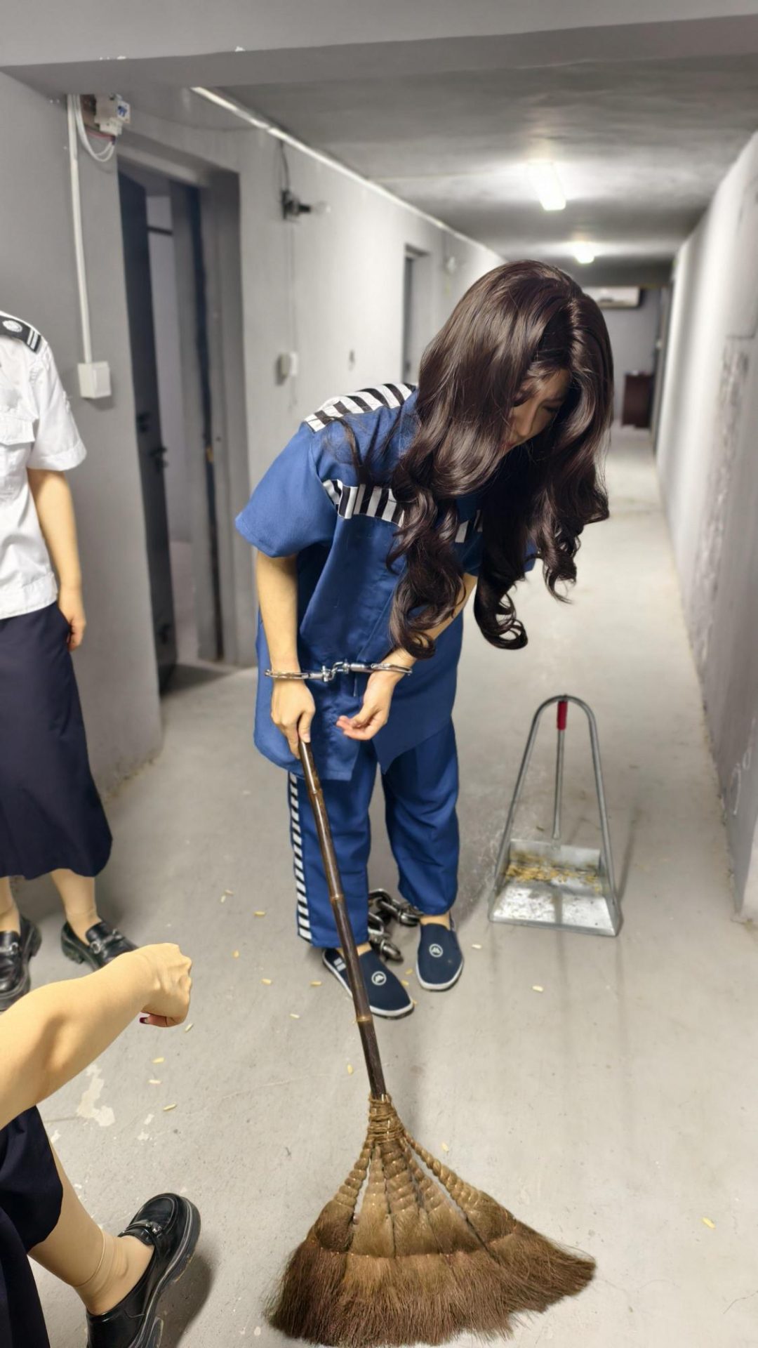 【忘忧社工作室】318 案（下集） 姐姐押马倩去家里指认完 现场-5