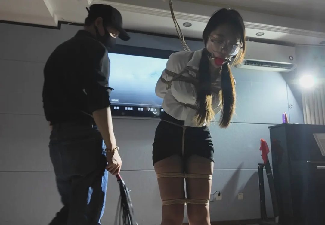 《办公室的秘书》卢曼莹-6