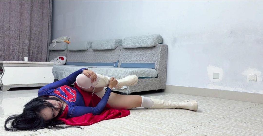 【掰腿遭遇】蝎子掰腿 白丝超人 吊带短裤-3