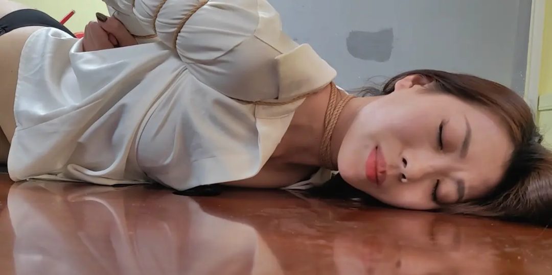 随心原创 诺米 性感的秘书 水刑惩罚-3