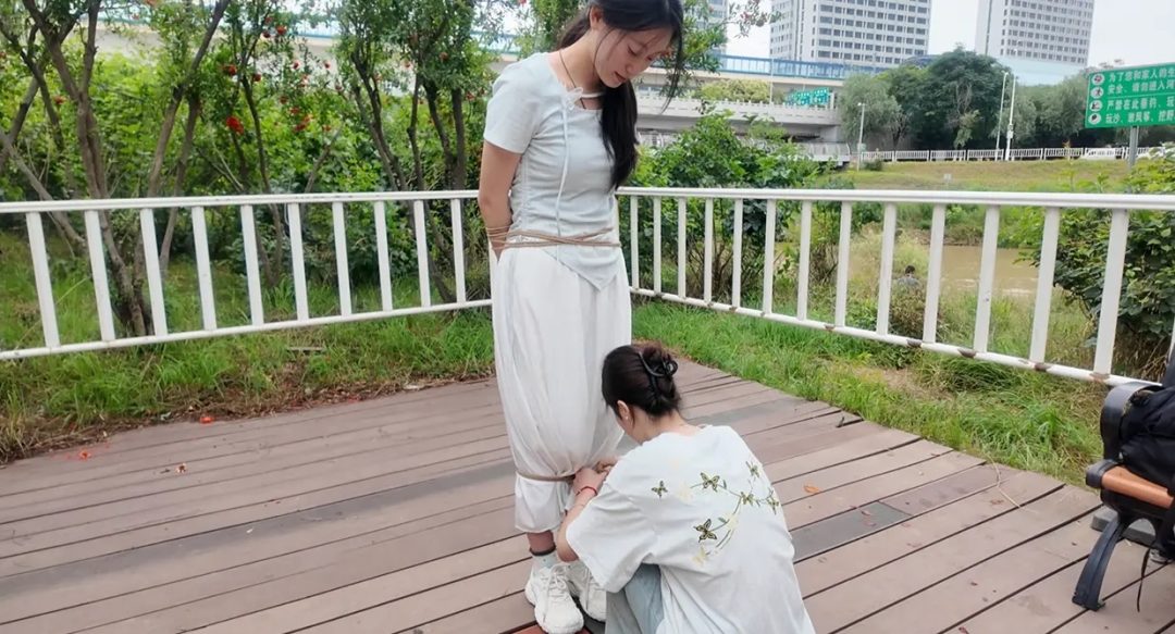 三支校花 捆绑体验 逃脱倒计时-4