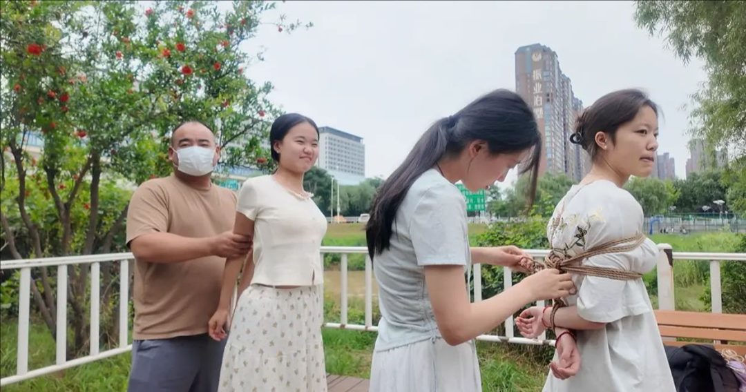三支校花 捆绑体验 逃脱倒计时-1