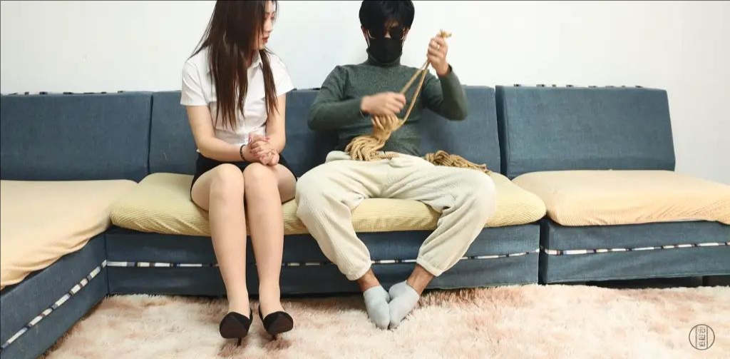 得意客定拍 老板与秘书01 秘书工作失误频发被老板惩罚-1
