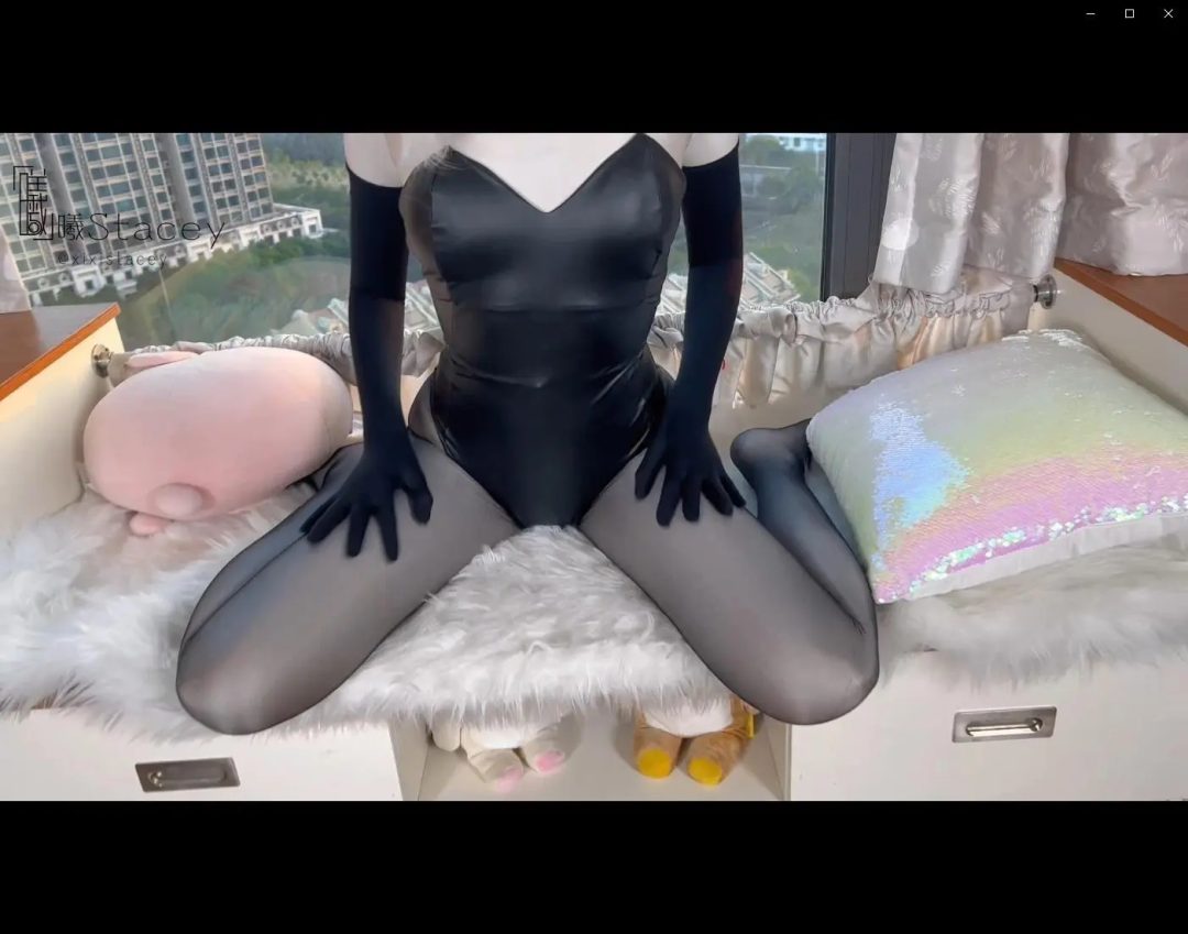 圣诞福利大放送：曦曦Stacey之Kigurumi dollmask娃娃头白色zentai长手套 Cosplay光泽黑丝性感兔女郎——想不想摸摸我的兔尾巴呀？-9