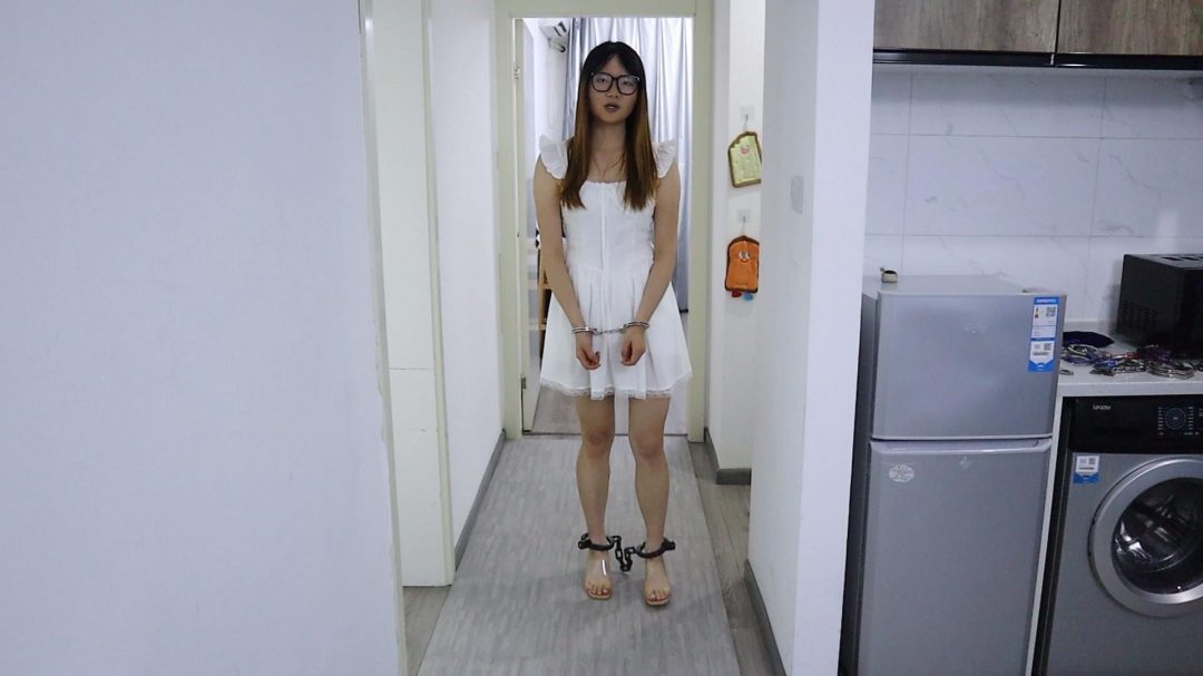 化学生奈奈 被捕 审讯审判处决 挠脚挠全身TK 手铐脚铐脚趾铐-3