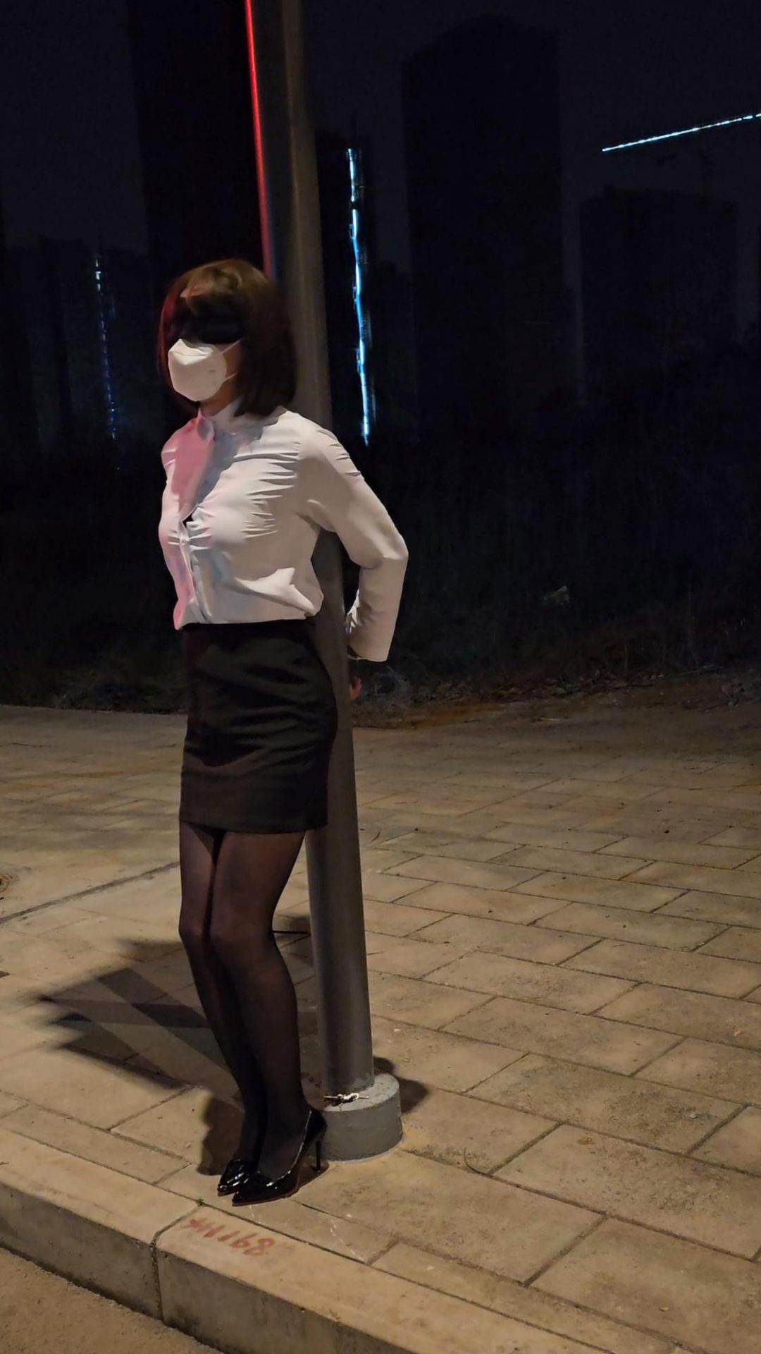 OL楼道西装手铐+蒙眼背铐在红绿灯杆上SubM-6