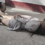 【忘忧社工作室】张涵被捕后，因涉嫌被严加审问。审讯人员对其施加压力，要求其配合并承认罪行，但张涵坚称自己无罪