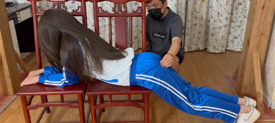 18岁女高中生上课不好好听课的后果（SP）-3