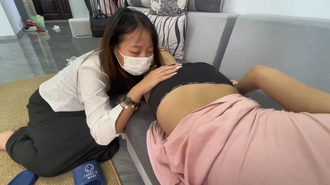 原创 （女调女） 即上级玩WN够兄弟的妹妹之后 把盈盈卖给了女同好 女同好开始了对盈盈的TJ和WN 情节精彩 元素丰富-5