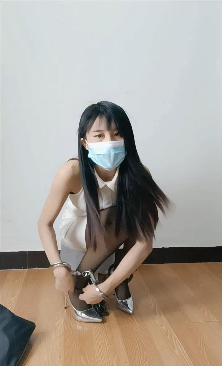 重镣女囚周娜-4