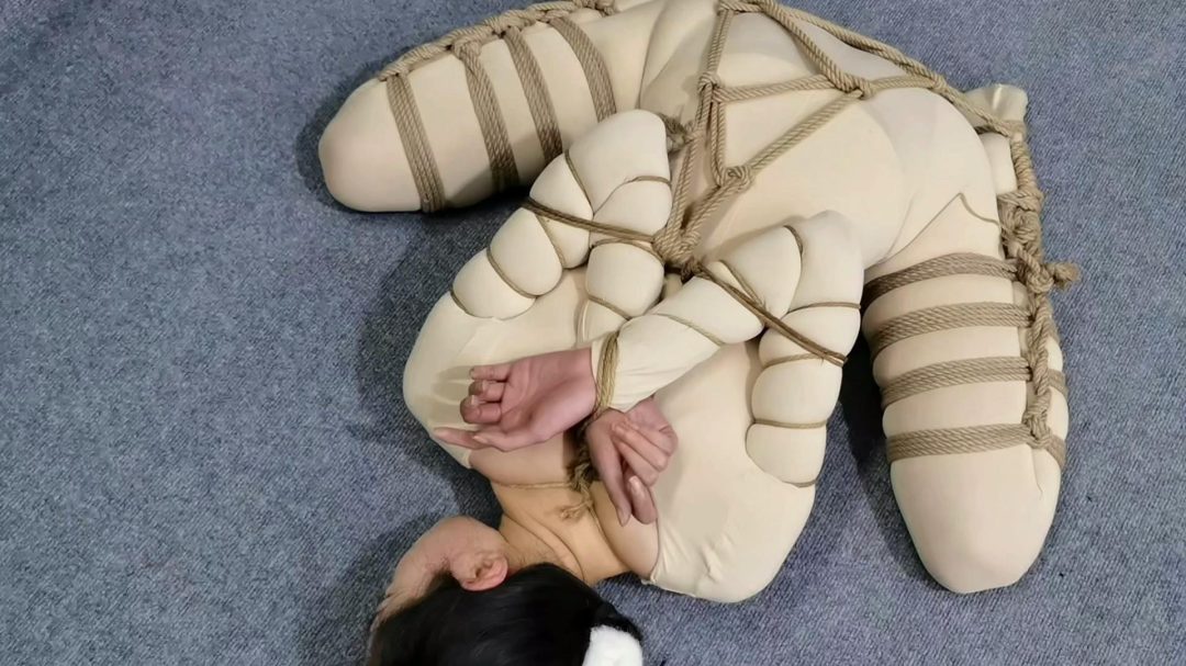 青洼紧缚挣扎 疯狂地挣扎-7