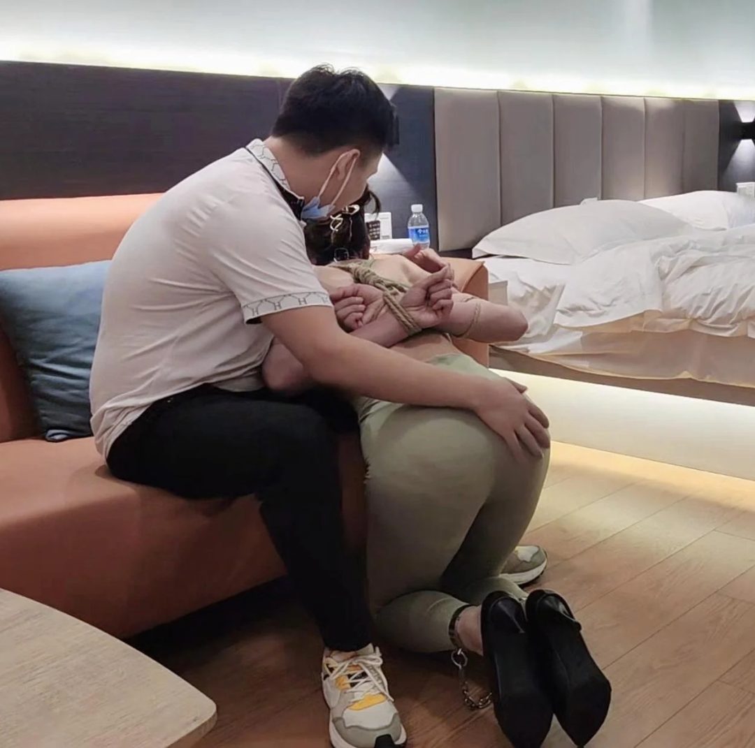 平面模特小玉瑜伽服套装开发体验驷马口球鞭打sp牵引跪下-2