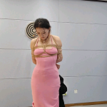 一绳所爱定拍 陈依依捆绑内置玩具 戴口球穿12CM高跟鞋去繁华路段逛街