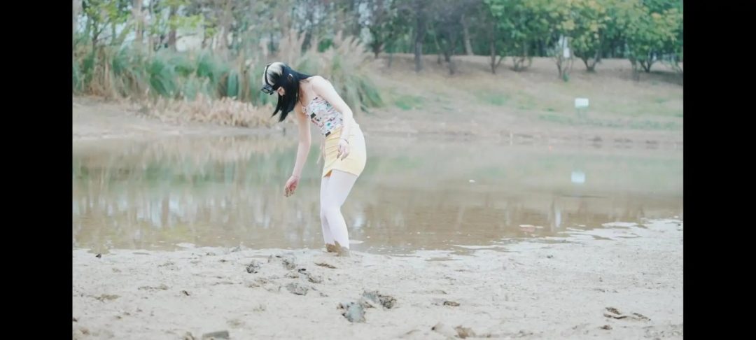 小雨常服踩泥-2