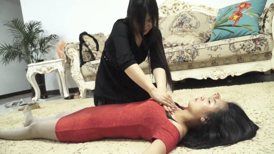 逍遥定拍~套路装死反杀绑架自己的女员工02,原味灰丝塞嘴,迷晕,玉足调戏-3