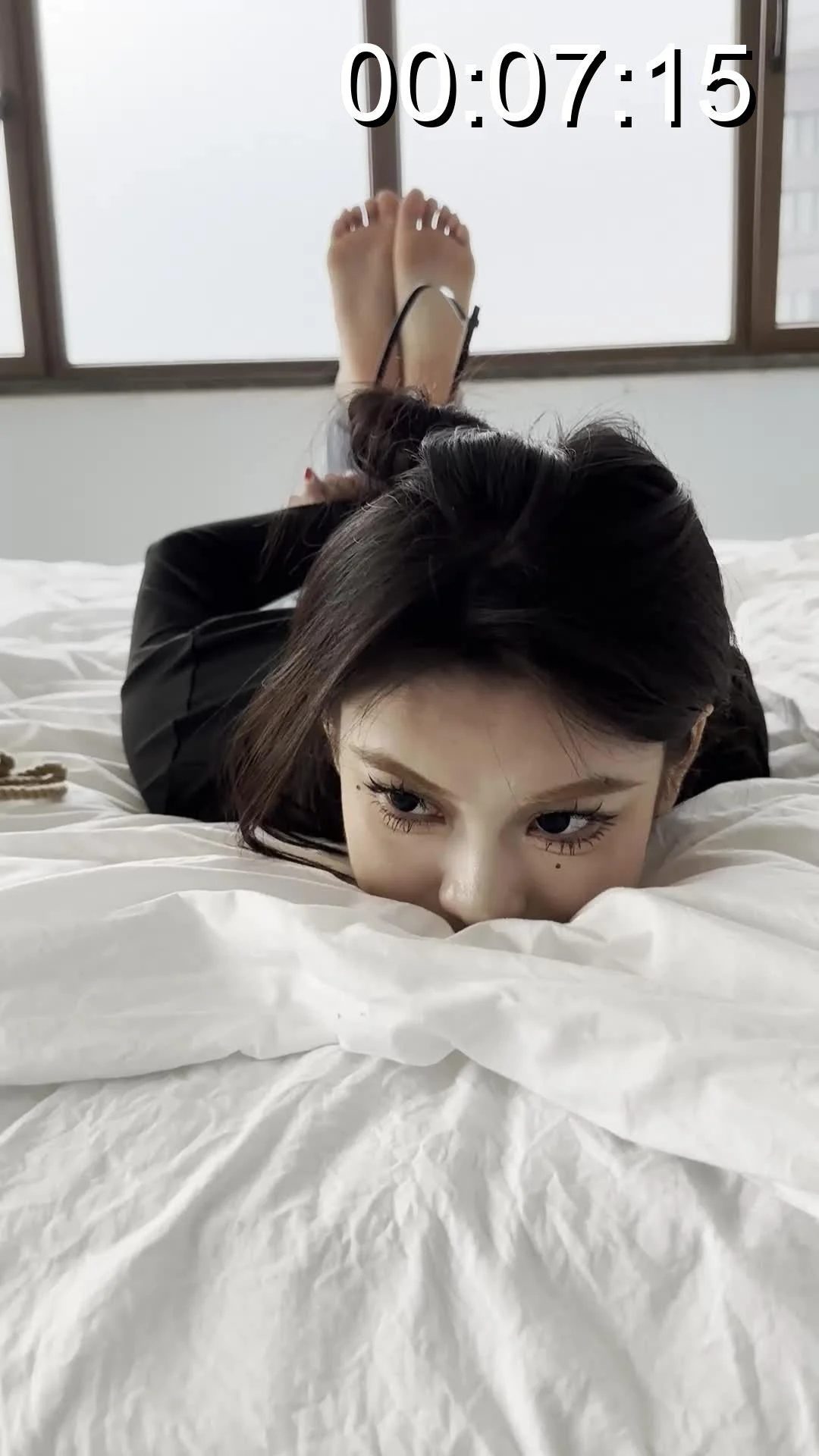 超美超正的美女扎带捆绑 超清诱人足部-5