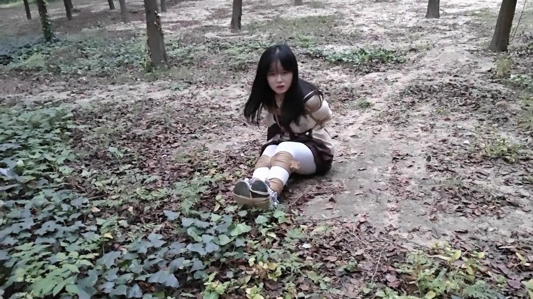 紧缚实验——户外移动-7