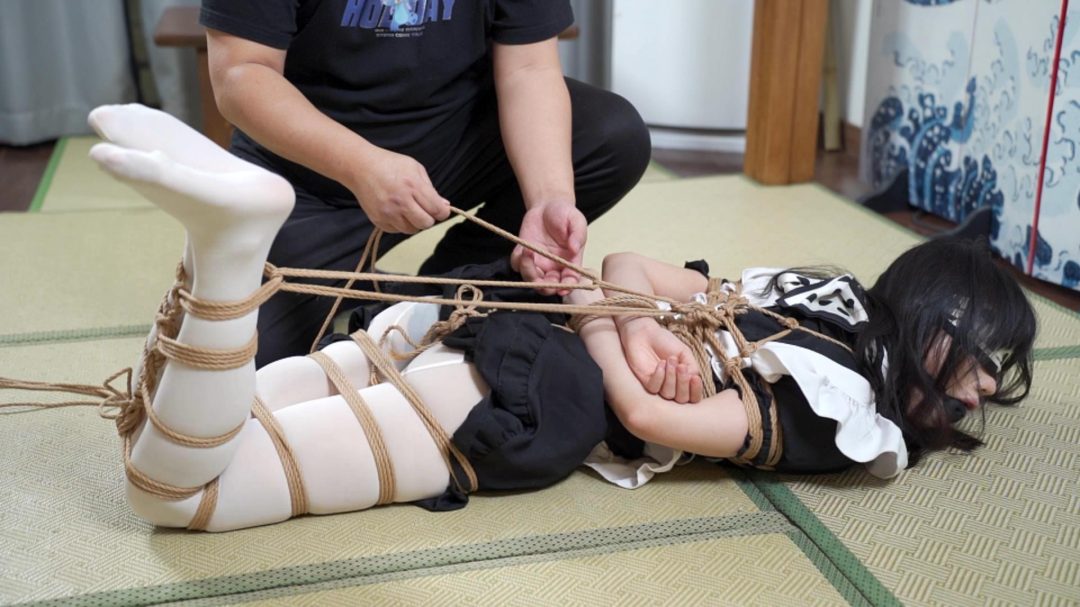 象人定拍-女仆装白丝小0被驷马捆绑后调戏，最后绑到十字架上调教-14