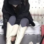 逃课试穿靴子
