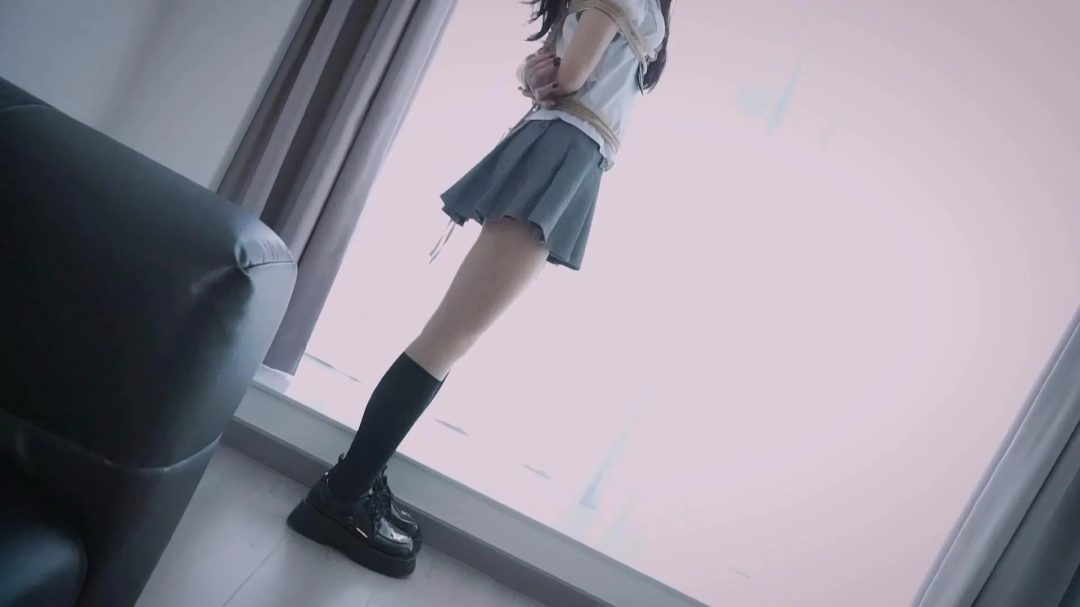 新人JK女孩，劫匪绑架捆绑是否能逃脱测试，入门级别难度！-13