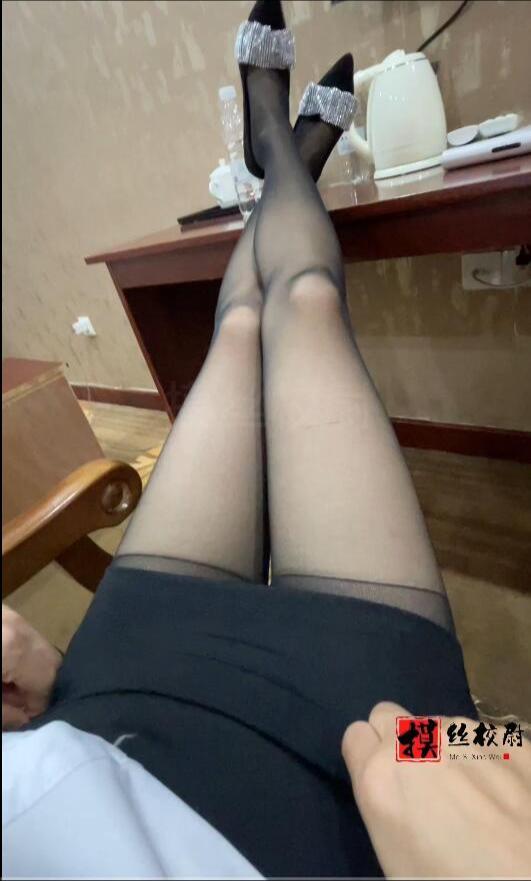 酒店约舔OL姐姐的黑丝美足.超级享受！-2
