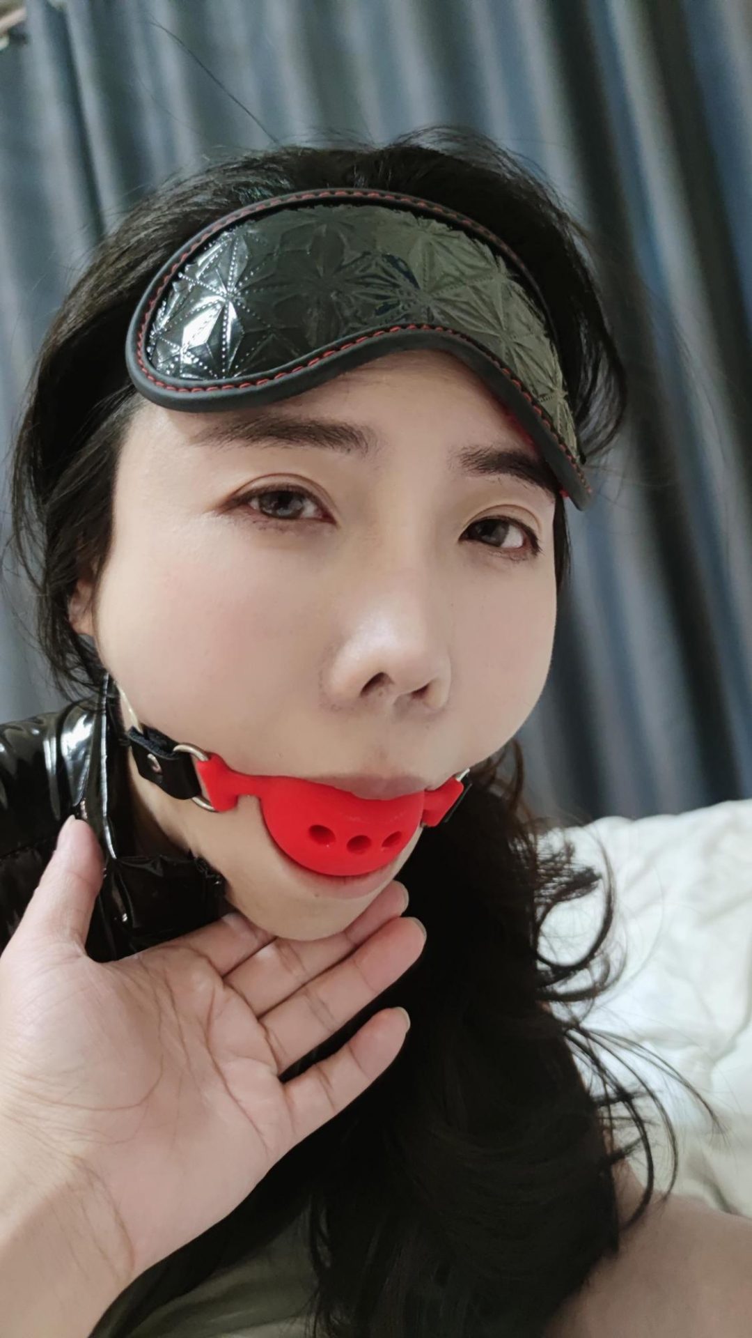 黑色过膝长靴连体胶衣极光肉丝镣铐压舌口塞-3