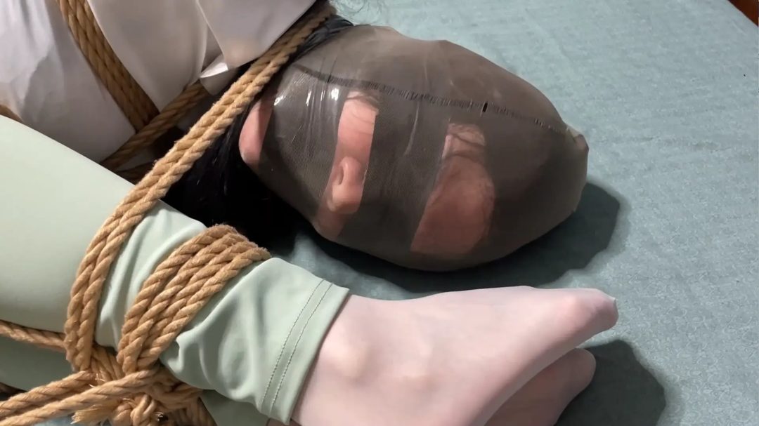 【云雀定拍】《侦探双姝的劫难 下》侦探丽人李然柳洋惨遭头脚连缚,胶带蒙眼封嘴丝袜套头剥夺五感-10 【云雀定拍】《侦探双姝的劫难 下》侦探丽人李然柳洋惨遭头脚连缚,胶带蒙眼封嘴丝袜套头剥夺五感-10