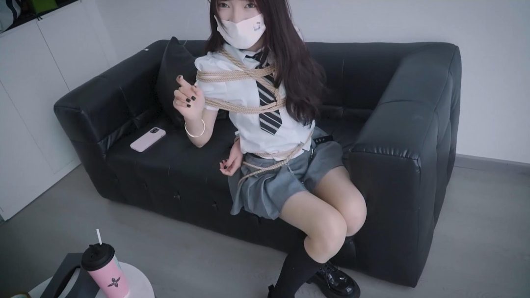 新人JK女孩，劫匪绑架捆绑是否能逃脱测试，入门级别难度！-16