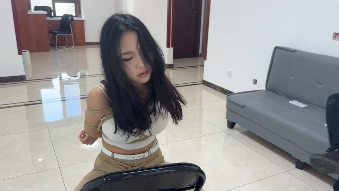 金宝工作室定拍微剧情—《情侣小游戏》 大雷妹驴驴内衣丁字裤出演傲娇女友-4