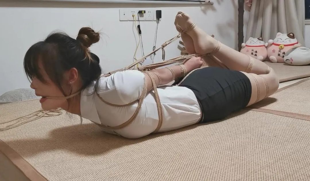 奥特曼也很酷 ：5个新妹子合集！-18