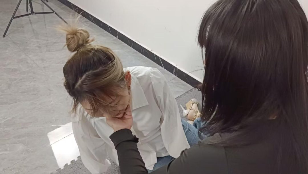 小白兔反转记（SP 耳光 踩踏）-8